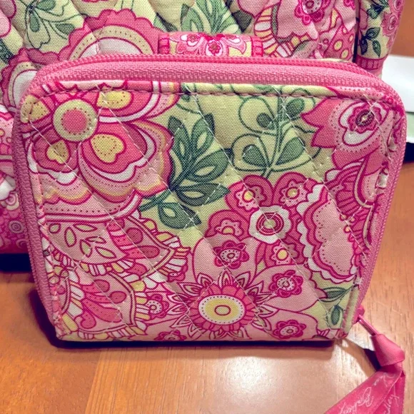Vera Bradley Pink Bag and Mini Wallet Set.  All new with original gift bag. - Picture 7 of 12